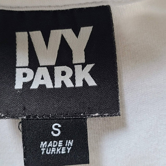IVY PARK Beyonce White Logo Monotone Embossed Long Sleeve Tee Women's Size Small - Picture 7 of 8